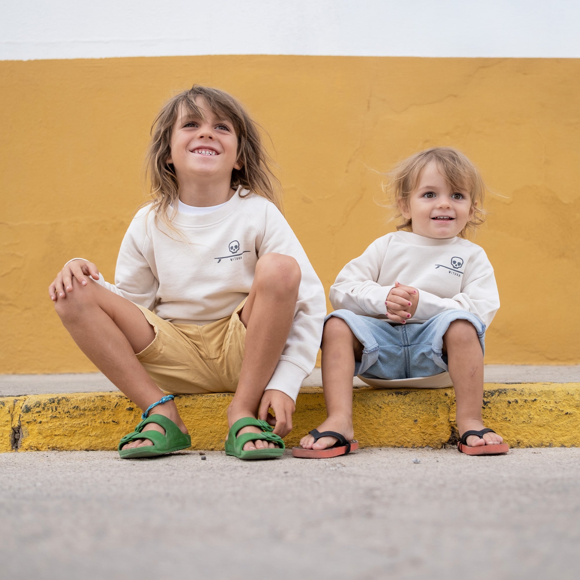 Skull & Surfboard Sweatshirt KIDS